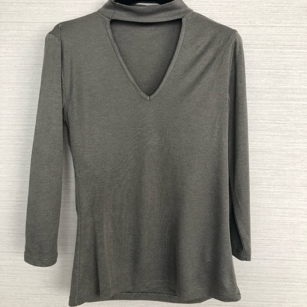 YDE olive green choker collar top 3/4 sleeves